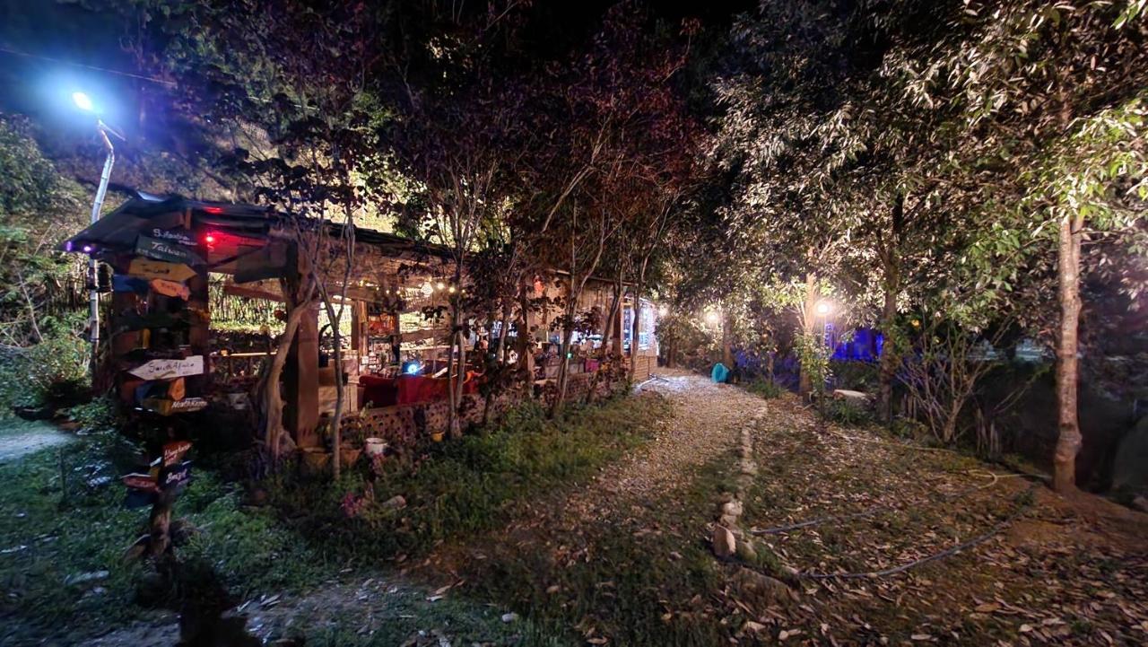 Hobo Huts By The Riverside Panuanaula Экстерьер фото